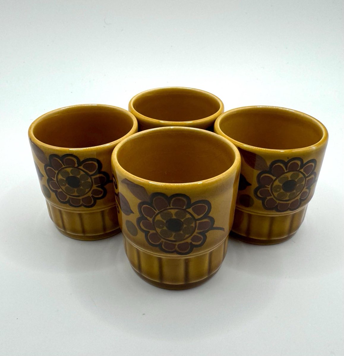 LilfordVintage's tweet photo. How stunning are these Royal Worcester Palissy Sierra Egg Cups?
https://t.co/TnEl6gHfdU
#collectable #1970s #retro #vintage #kitchenware #tablewear #etsy #lilfordvintage #vintage #eggcup #ceramic #pottery #royal #royalworcester #palissy #sierra https://t.co/4Y51TDkbhM