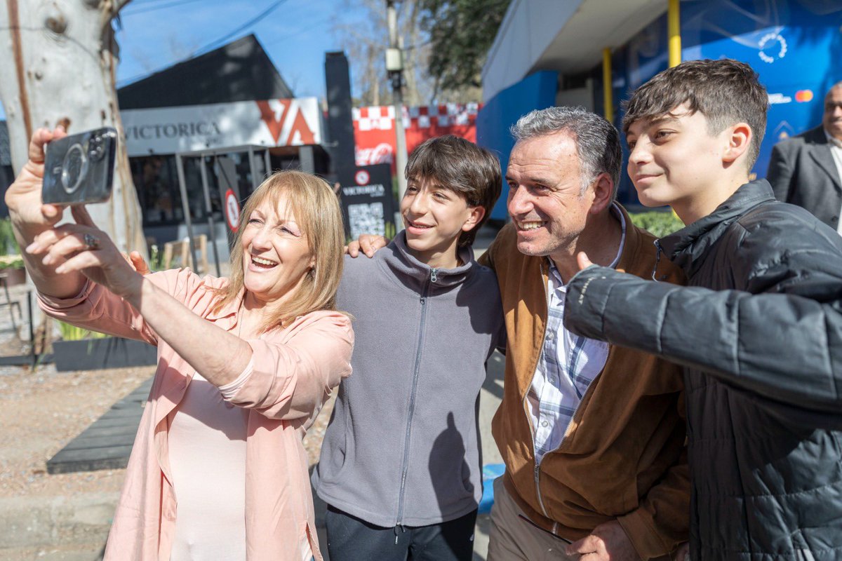 OrsiYamandu's tweet photo. Hoy junto a @CosseCarolina recorrimos la Expo Prado y visitamos los stands de Canelones y Montevideo. https://t.co/tFXfhB4etd