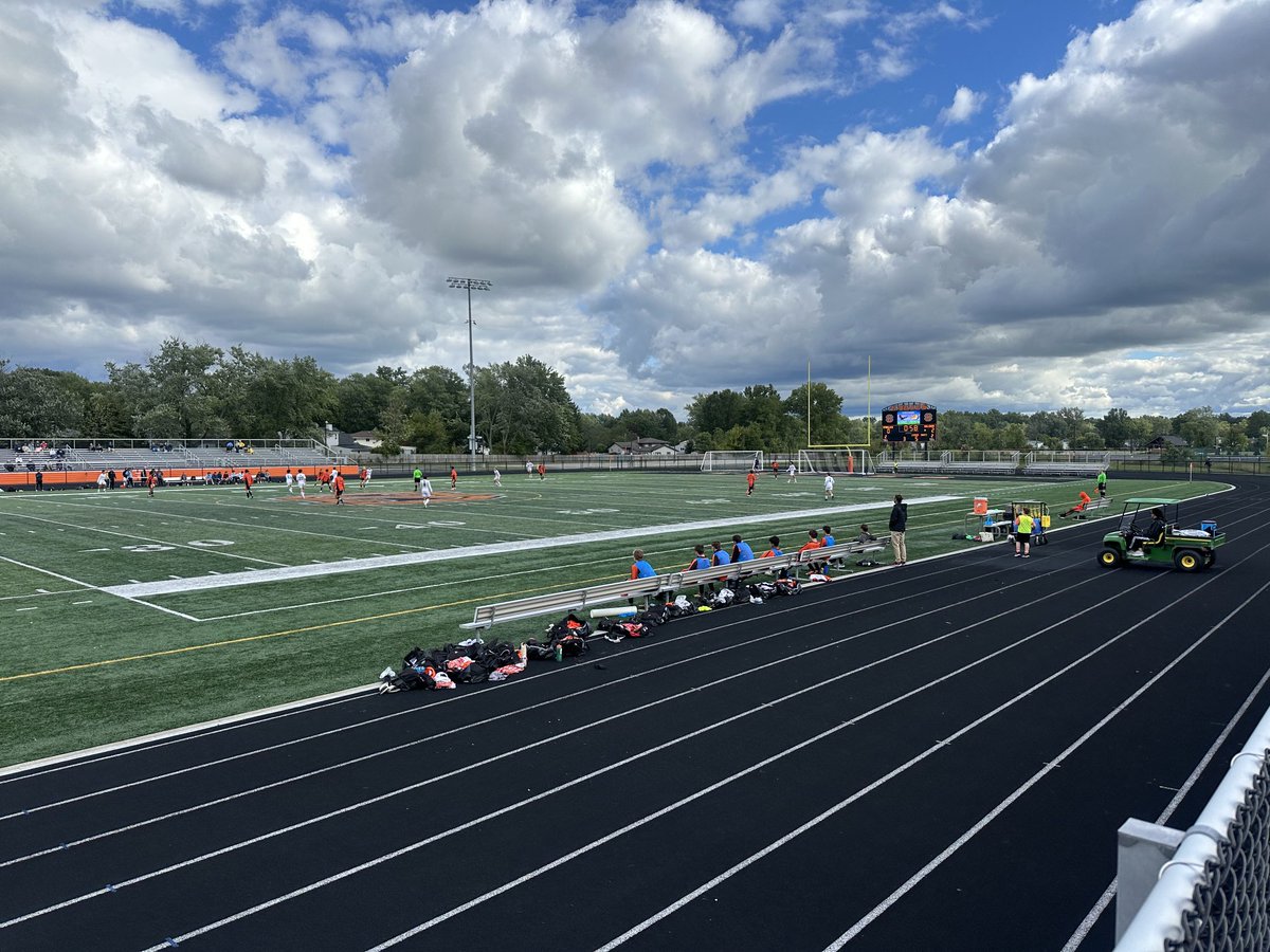 Beautiful day for a soccer game!🧡🖤⁦<a href="/NOEagles/">North Olmsted Eagles</a>⁩ ⁦<a href="/NOCSEagles/">NorthOlmstedSchools</a>⁩ ⁦<a href="/RoshongNOHS/">Karl Roshong</a>⁩ ⁦<a href="/KoontzNohs/">NOHS_koontz</a>⁩