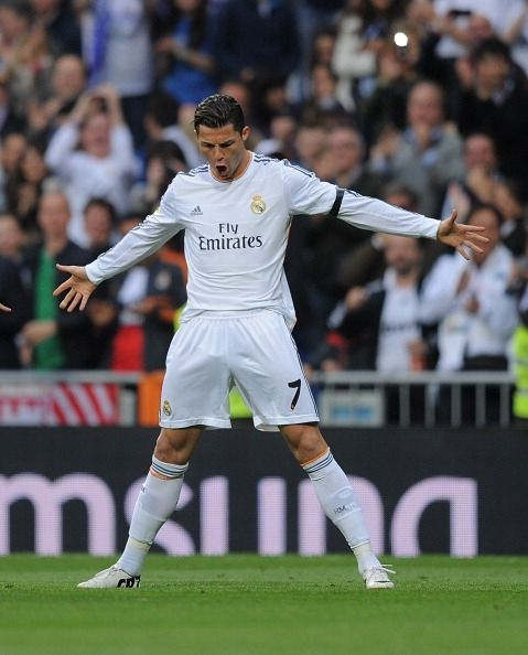 Cr7stianismo_'s tweet photo. 🚨HILO: TODOS LOS GOLES DE CRISTIANO RONALDO:

-En Champions League
-En el Manchester United
-En la Juventus
-En el Sporting
-En Portugal
-De falta directa
-En el Real Madrid
-En su carrera.

Si podéis apoyar, por favor, os lo agradezco🙏 https://t.co/kBWERDVWPb
