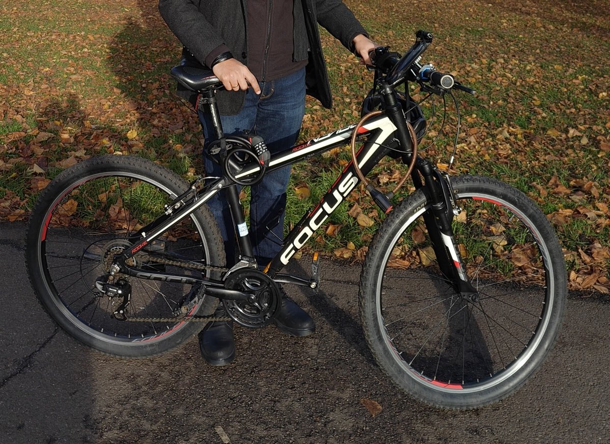 <a href="/StolenRide/">Stolen Ride™- London</a> Bicycle stolen from Turnham Green Station bike stand on 06 SEP 2024 night/mid-night
Make - Focus Raven Rookie 26" Color - Matt Black, Red, White