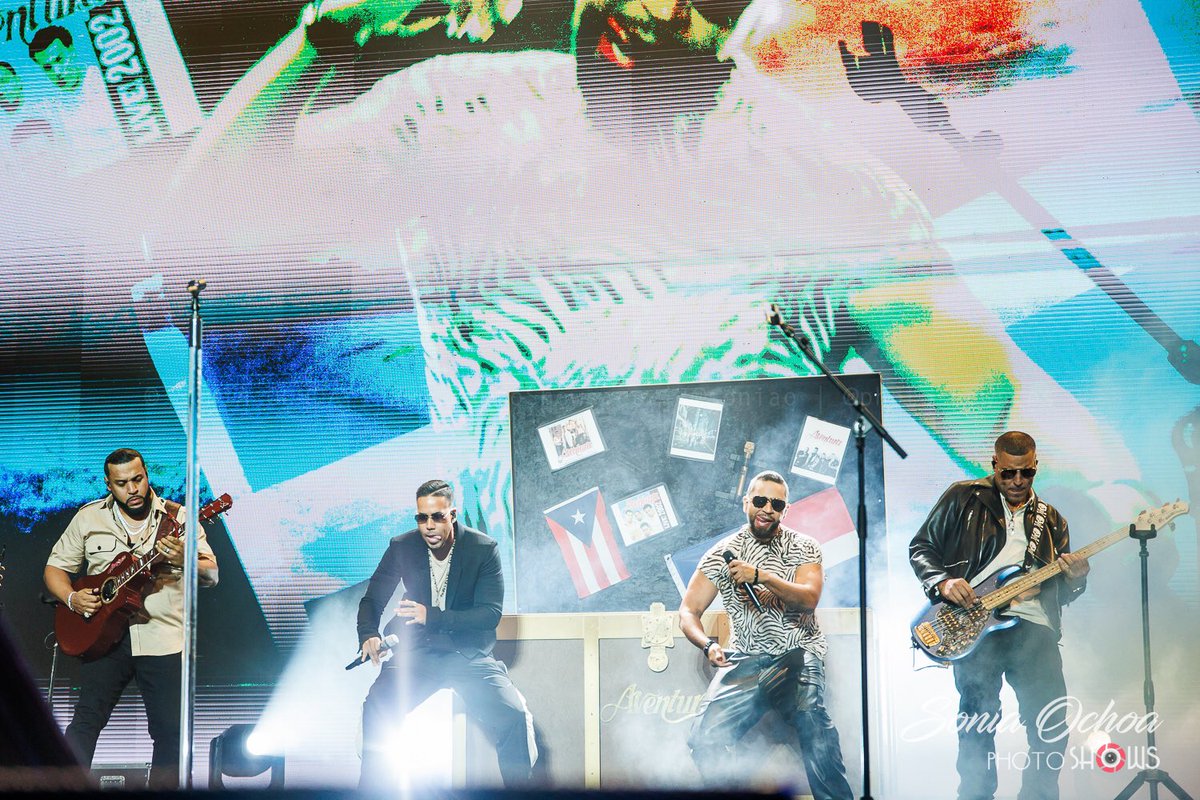 PhotoShows_es's tweet photo. #PhotoShows @Aventura, los #ReyesdelaBachata, causan furor en sus 2 conciertos en el @PalauSantJordi de #Barcelona con su #CerrandoCiclosTour
Más 📷 en el enlace! 👇🏼
https://t.co/ZOtfQr7WzI
📷: @soniaoo 

#Aventura #CerrandoCiclos #RomeoSantos #HenrySantos #LennySantos #MaxSantos https://t.co/xgTGnxp2hW