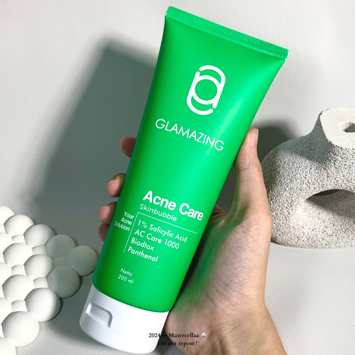 Mawrcellaa's tweet photo. Facial wash yang LOW FOAM dan GENTLE di kulit ini berhasil bikin mukaku yang kotor minyakan jadi bersih &amp; halus!! 🤩✨

Sizenya GENTONG tapi cuma 50 ribuan aja. https://t.co/eem4NabCES