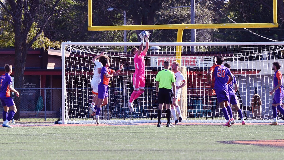 Midland Warriors (@midland_sports) on Twitter photo MSOC: Warriors Earn Hard-Fought Draw with No. 9 Missouri Valley (<a href="/MidlandSoccer/">Midland University Men's Soccer</a>)
midlandathletics.com/x/tc6ue MSOC: Warriors Earn Hard-Fought Draw with No. 9 Missouri Valley (<a href="/MidlandSoccer/">Midland University Men's Soccer</a>)
midlandathletics.com/x/tc6ue