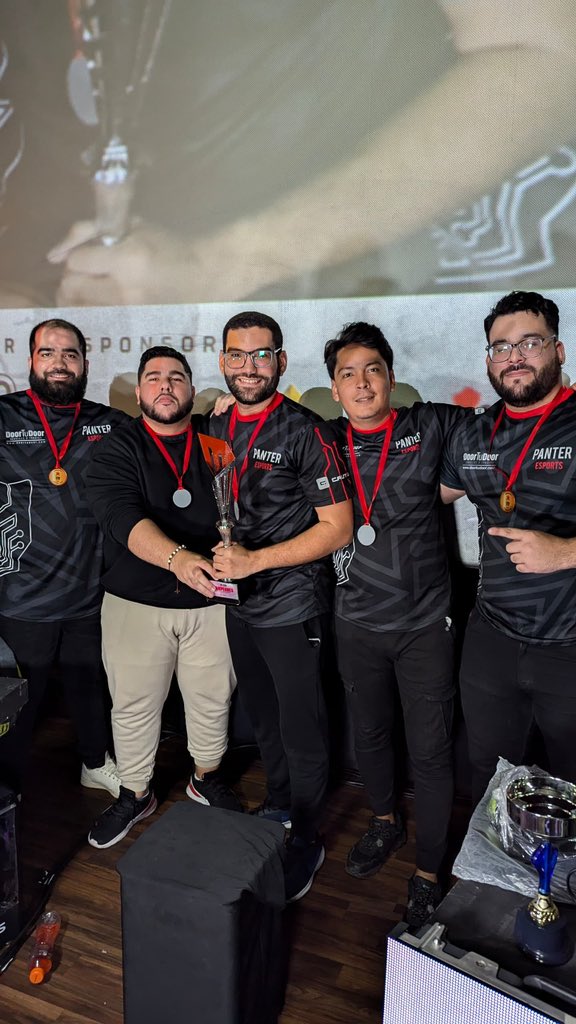 Solo venimos a presumir que somos 

¡C A M P E O N E S!