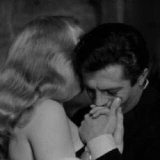 فداك الشعر والشاعر و قافٍ ما عليه خْلاف 
و فداك القلب يوم انّه لدربك صار متبوعي .🤍