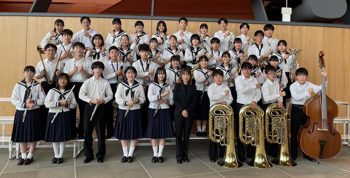 Motegi0843's tweet photo. 新潟市民芸術文化会館で7日、第30回西関東吹奏楽コンクール中学Ａの部が行われました。写真は新潟県勢として4番目に出場した妙高市立新井、5番目に出場した新潟市立関屋の各中学校です。結果と演奏後の声はこちらでご覧下さい。＃西関東吹奏楽コンクール　＃新潟県　https://t.co/R4QFLsiLtA https://t.co/puaQ9Lu3fY