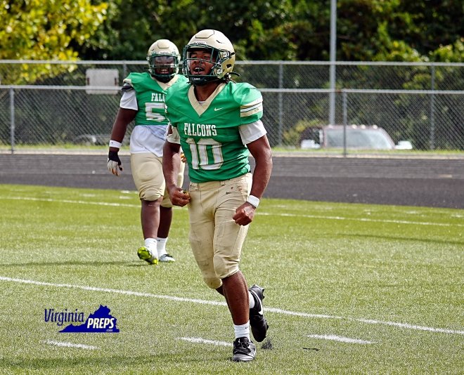 WillVapreps's tweet photo. In a game featuring two Power 4 D1 linebackers, sophomore Jayce Bigelow was the best defensive player on the field today. @Jayycce__  Earned a Rivals profile @HuguenotFB @VaPrepsRivals  @CRF4Dan 

https://t.co/OVr9VFKgDq