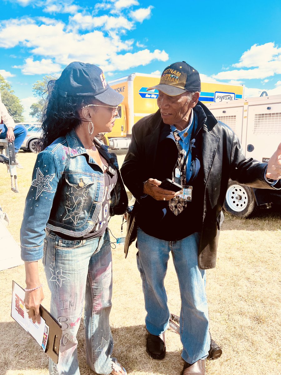 Funk Not Fight Ft Wayne 4 Peace featuring Northrop Orhestra, Strings On Fire!
A message from 
Pepperminte Patti🧚🏿‍♀️ 
Funk Not Fight Manny Pemberton
William "Bootsy" Collins