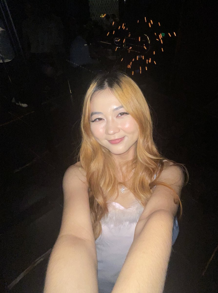 Melanie 🌿 tweet media