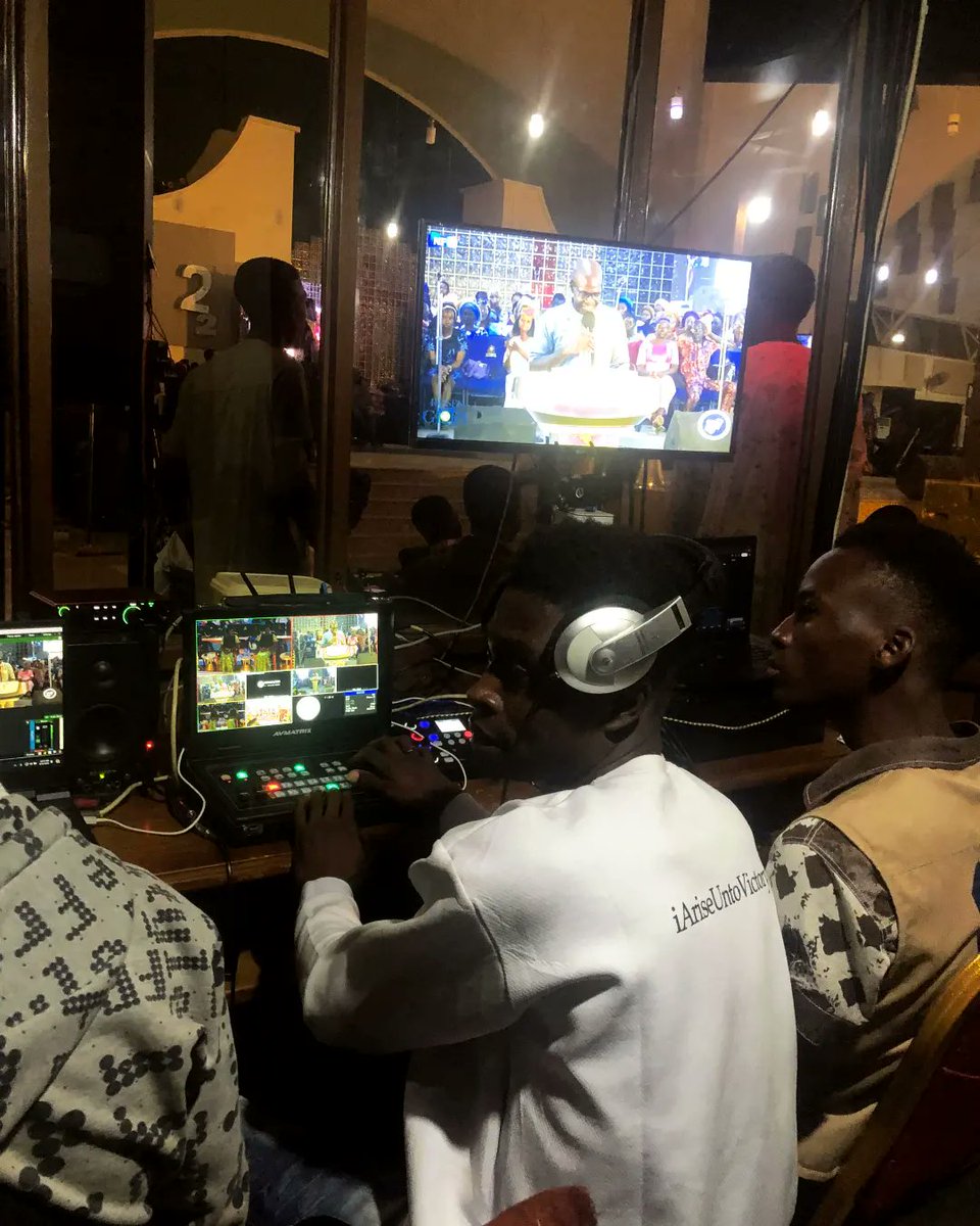 alternate_lagos's tweet photo. Osun State, and I appreciate the support of my team and the leadership of my supervisor, Ilesanmi SureBoy Ajibola. I am thankful for my advancement, ascribed to God's benevolence.
Bring your next project!

#RaisedForHisGlory 
#alternateoflagos 
#globalstreamer 
#broadcaster https://t.co/0BMXZPgUnY