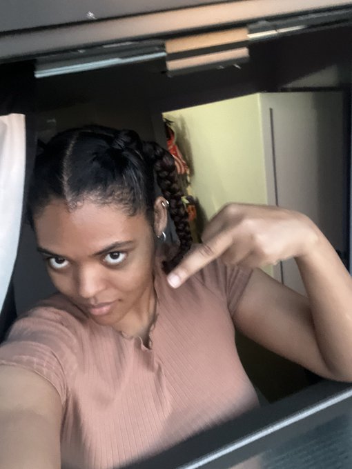 Watch 🤫🤫🤫🫠's leaked NSFW photo on TwXstars