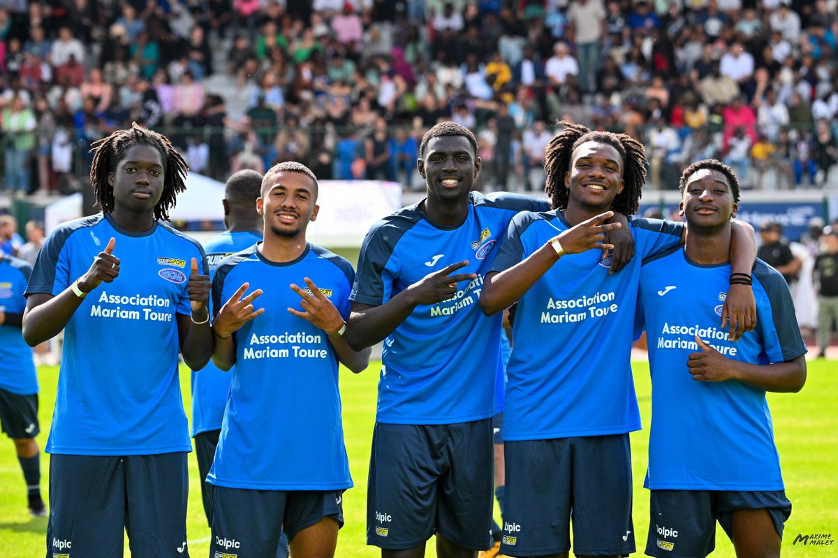 Maximiso76's tweet photo. Match de Gala organisé par l’association Mariam Touré, une belle journée au stade Jules Ladoumegue à Caucriauville à Le Havre, N’Zogbia, Letallec, Pongolle, Diawara, Niang et le futur du quartier était présente. A l’année prochaine https://t.co/aUcUhetHpZ