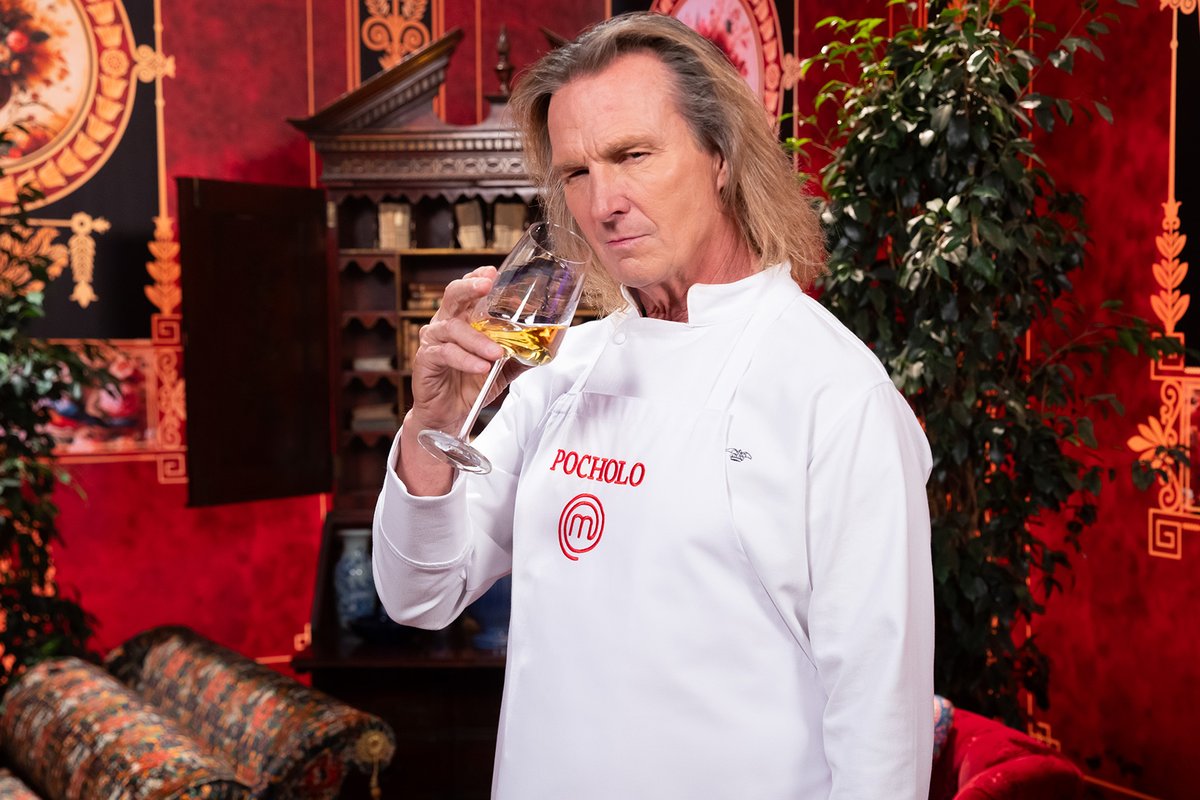 🍳 ¡Llega 'MasterChef Celebrity 9' a La 1! 

📺 Estreno el 9 de septiembre con aspirantes como Cristina Cifuentes, Pitingo, Marina Rivers, Hiba Abouk, Pocholo y más. #MasterChefCelebrity #La1 #TV #MasterChef