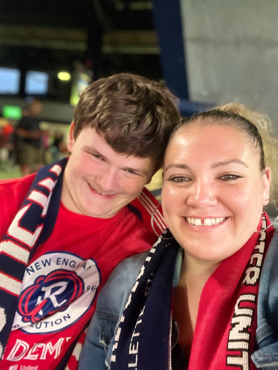 CBSherry88's tweet photo. GOOO REVS!!!🇺🇸❤️💙❤️ #NERevs @NERevolution #seats1234 Row 127 woooohoooo @CharlieDavies9 https://t.co/gGJ6s2wJ8Q