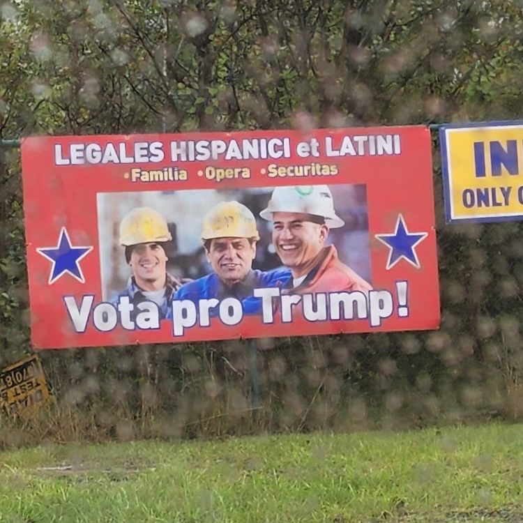 Para ganar el “voto latino”, trumpistas le pidieron a una AI “translate to latino”

y así fue q terminaron con un cartel en latín al costado de la ruta