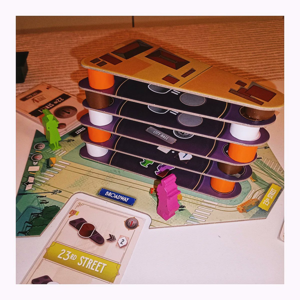 Estrenado, probado y disfrutado #Flatiron lo nuevo de los chicos de <a href="/llama_dice/">Llama Dice</a>
#EstoEsCrema
🏭 <a href="/Ludonova/">Ludonova</a> 
🖌️ Weberson Santiago