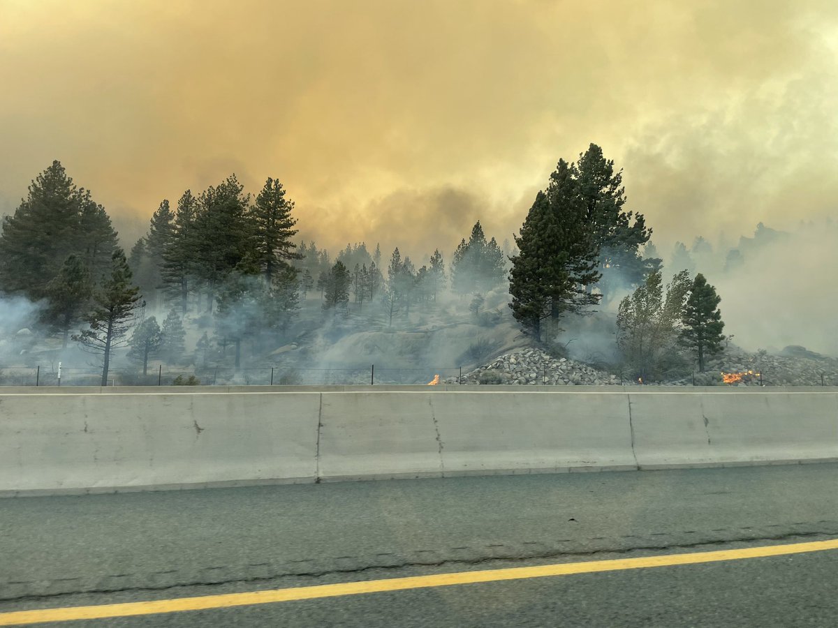 TMFPD's tweet image. ⚠️Evacuations ordered for st. James Village, Galena Forest. Montreux, Arrowcreek, Washoe City. Check social media and perimetermap.com for more information.... tp5qs.app.goo.gl/Ur2rd