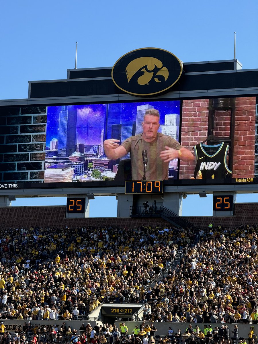 RossHarrison's tweet image. Hawkeyes Marching Band paying tribute to @PatMcAfeeShow during the halftime show!
