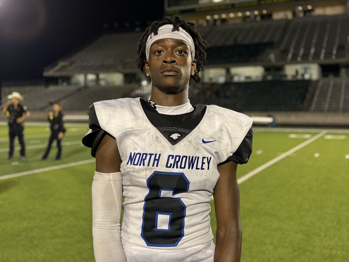 THEPLATFORMDR's tweet image. 2025 WR Quentin Gibson (@Qfor6ix )  of @NorthCro_FB was phenomenal in a 57-51 win vs Desoto

7 receptions | 4 TDs | 180 yards receiving 
✅speed to stretch the field
✅great hands
✅strong at POA
✅ tracks the ball well in flight

Picked up offers from #TxState #AxEm
Expect more