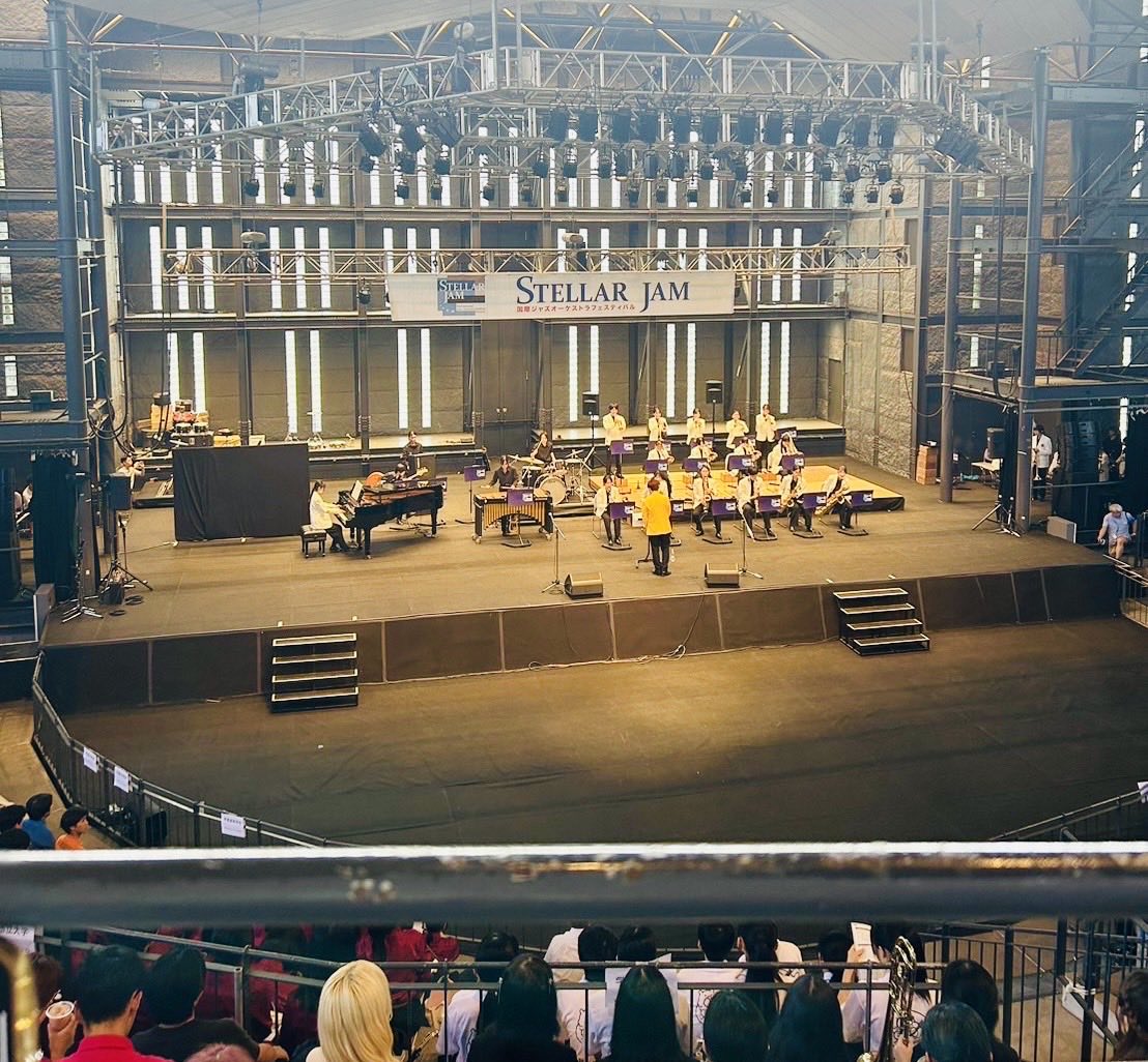 茅ヶ崎北陵高校さん、ノミニー7受賞おめでとうございます🎉🎉自由曲として演奏いただいたYellowjacketsのTortoise and the HareとEYRIEのNostalgiaをビックバンドにアレンジしました🥰🥰
演奏してくださりありがとうございましたー🔥🔥 ⁦<a href="/hokuryo_hwe/">茅ケ崎北陵高校吹奏楽部</a> ⁩ #ステラジャム