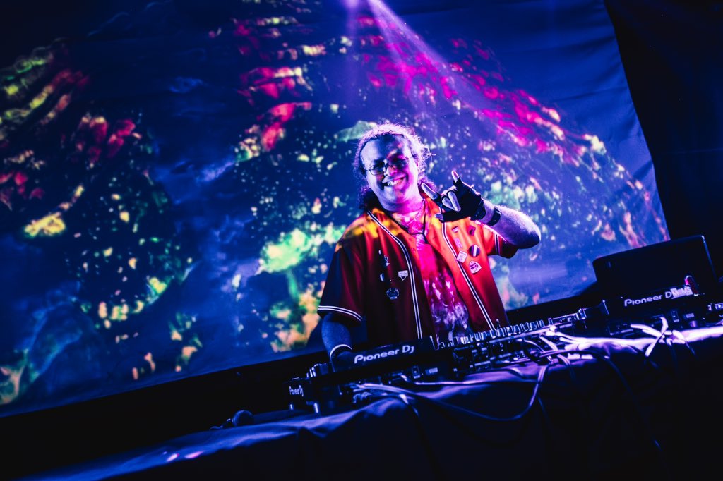 Jeremy/UTR Radio/Ponitail (@ponitailmusic) on Twitter photo Last night was so much fun! Big ups to everyone who came out to dance and have a good time!!!
📸: <a href="/MemorandumMedia/">Jason Myers</a> Last night was so much fun! Big ups to everyone who came out to dance and have a good time!!!
📸: <a href="/MemorandumMedia/">Jason Myers</a>