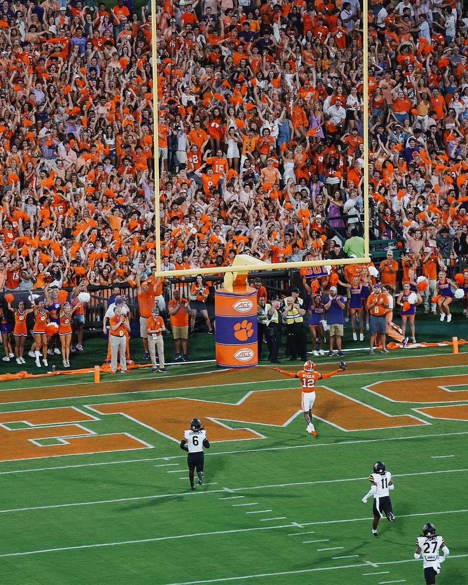 Are you not entertained?! 🔥

<a href="/Bryantwesco19/">Bryant Wesco🌟✈️</a>