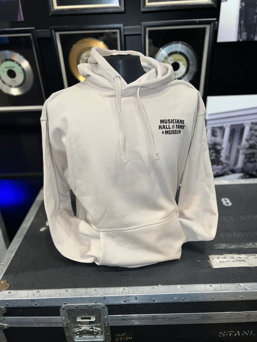 Cooler weather is upon us, so it's time for a Musician's Hall of Fame hoodie! Check out our selection of cozy hoodies and sweatshirts in the gift shop or shop online.

 Come See What You’ve Heard!
#musicianshalloffame #nashville #giftshop #souvenirs #sweatshirts #hoodies
