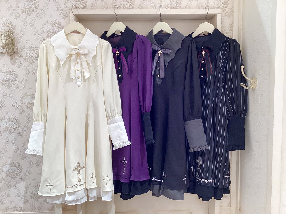 ꫛꫀꪝ Fantastic Vampire ワンピース アイボリー/パープル/ブラック