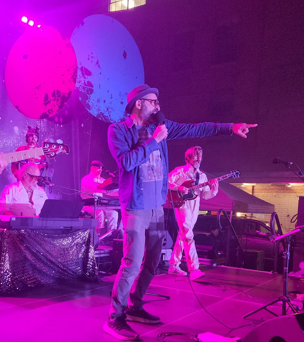 LiveMusicCda's tweet photo. The @westendphoenix musical galas are so much fun. And the paper is a great read. Support local journalism and enjoy live music every chance you get! #SpaceTrucking #DaveWall #BecauseWeLoveIt https://t.co/ombYqdvbry