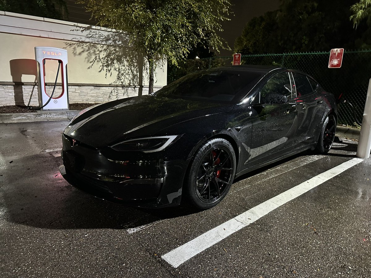New shoes on the new plaid! Looks so good. Staggered and a lot lighter than the stock 19 setup.