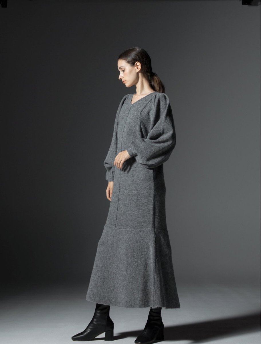 chimmpii's tweet image. しっかりめのニットで甘すぎず、カッコよすぎずに着れそうなワンピース

crewreの黒コートにも合いそう

 #willfully  #crewre