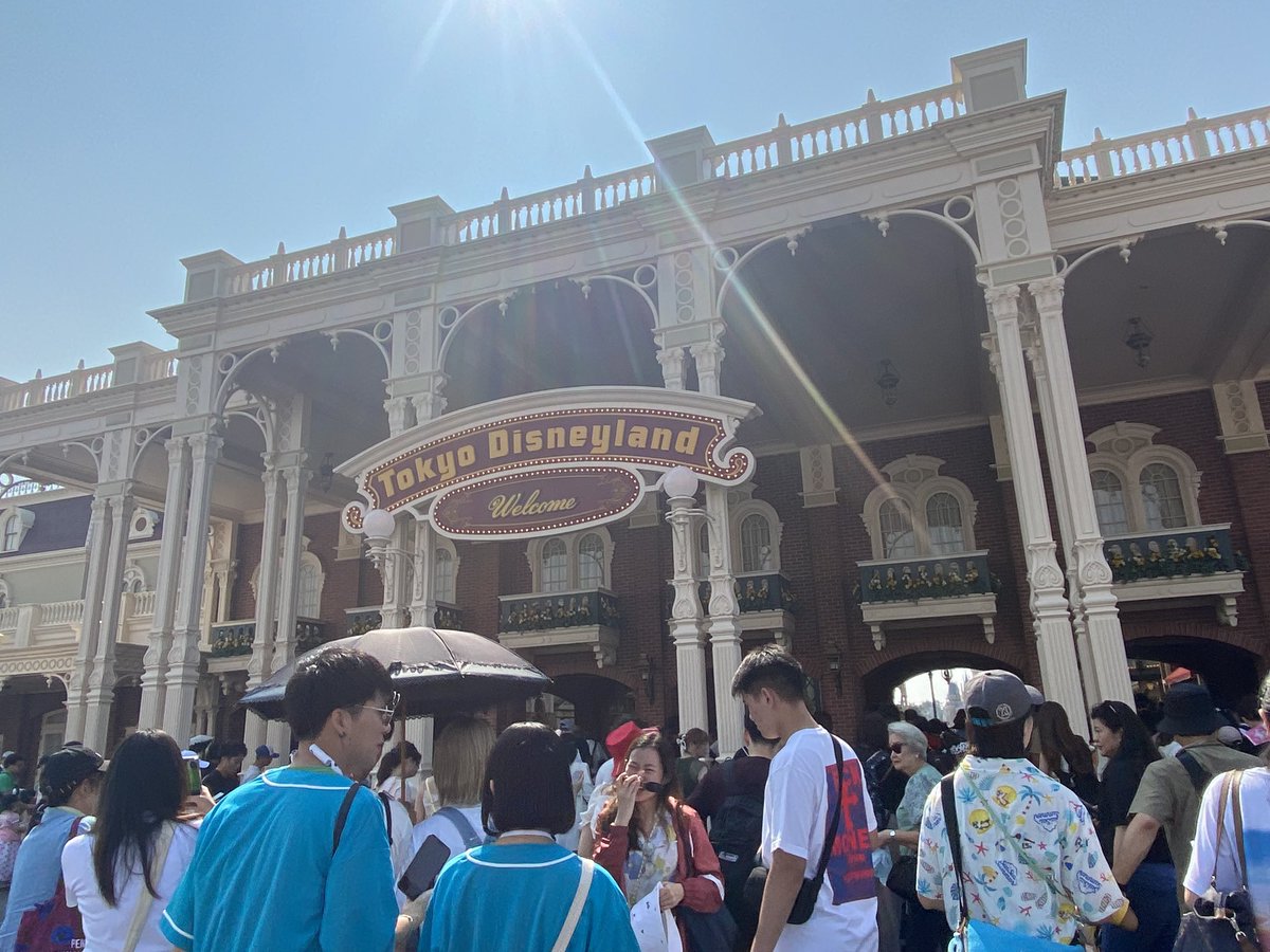 0926_takuma's tweet photo. ランドとシー！🏰
想像以上にアトラクション楽しくてびっくり☺️早くまた行くぞ🏃🏃‍♀️ https://t.co/klnVRNTTMk
