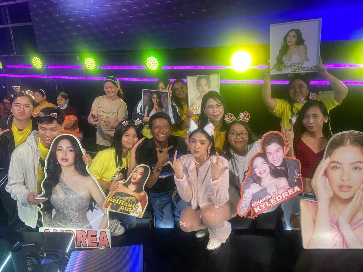ninangsofkd's tweet photo. We love you so much, @Blythe! 🧡💛 We’re always here to support you!
ANDREA POWERFUL MOVE
#ASAPGold
#KyleDrea
#AndreaBrillantes | @iamandrea_b https://t.co/godF9bYQzr