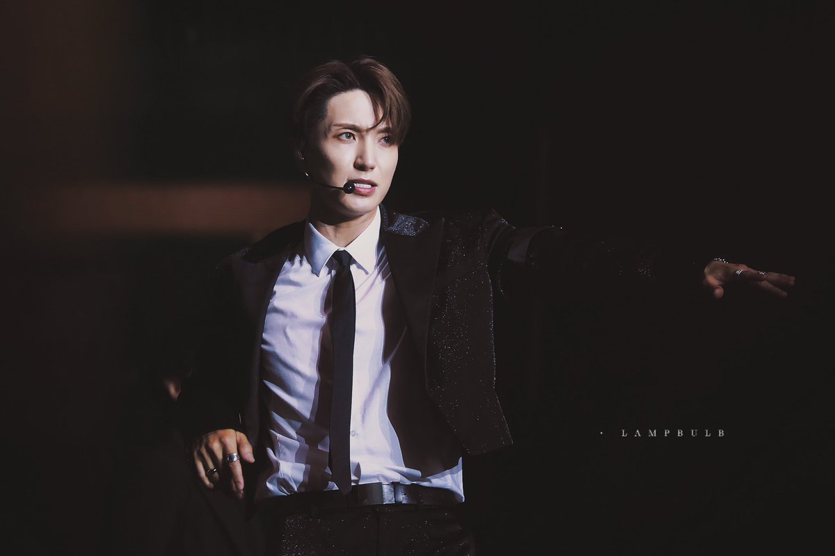 BULBLAMP's tweet photo. #LEETEUK 
240907 <SUPER SHOW SPIN-OFF : Halftime> https://t.co/EbZwbOZZzM