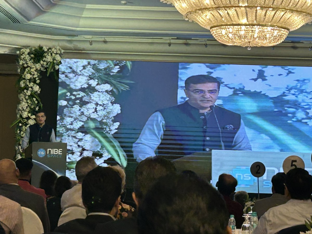 alpha_defense's tweet photo. .@astoundingmind starts in Marathi (Ganpati wishes) and then he lists 3 important aspects of unified systems with network of satellites 
- Near real time data for civil use 
- ISR for defence forces 
- puts India in league of US and Europe 
At the launch of Nibe Space by @Nibe_Limited