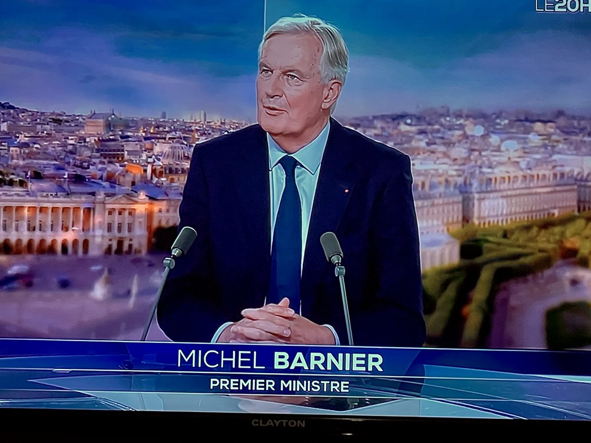 alainhoupert's tweet photo. « le Président doit présider. Le gouvernement doit gouverner ». @MichelBarnier sonne la fin de l’ère jupiterienne. Macron est aujourd’hui Héphaïstos, expulsé de l’Olympe. https://t.co/aCEE6qAzfw