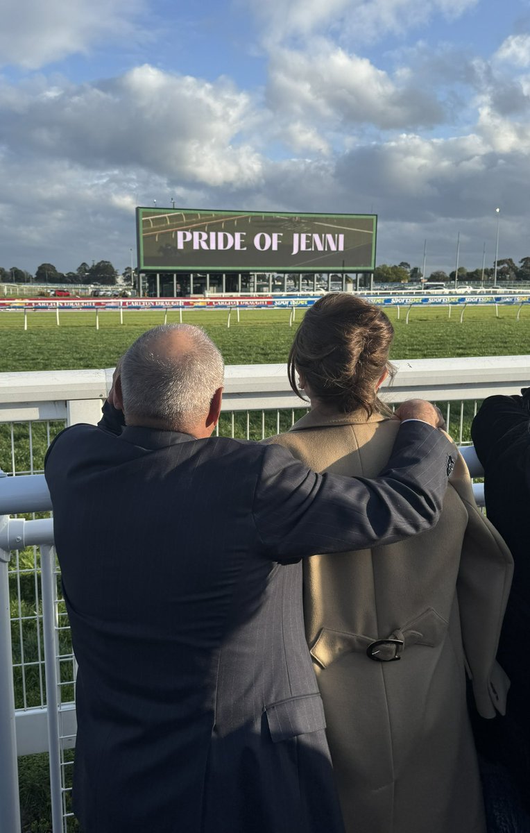 Bruce Clark tweet media