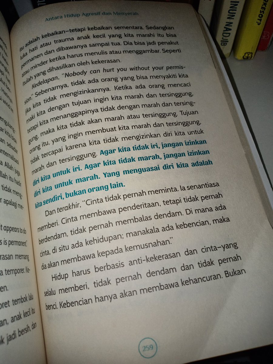 meilanapr's tweet photo. Tanyakan ke dalam diri kita sendiri. Kalau di bagian dalam tidak ada jawaban, berarti ada yg tidak beres dengan diri kita. Jika hati kita tidak jernih, jernihkan; kalau pikiran kita tidak sehat, sehatkan.
Menghilang, Menemukan Diri Sejati.
Fahruddin Faiz.
https://t.co/DK4XSdpbH6 https://t.co/MCblimX1l9