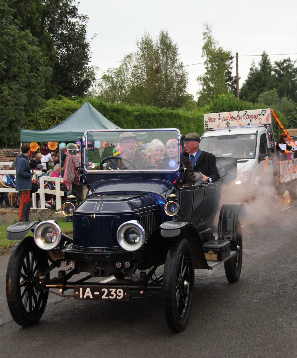 Conveying the <a href="/ALDCarnival/">AldbourneCarnival</a> Presidents in #StanleyStyle