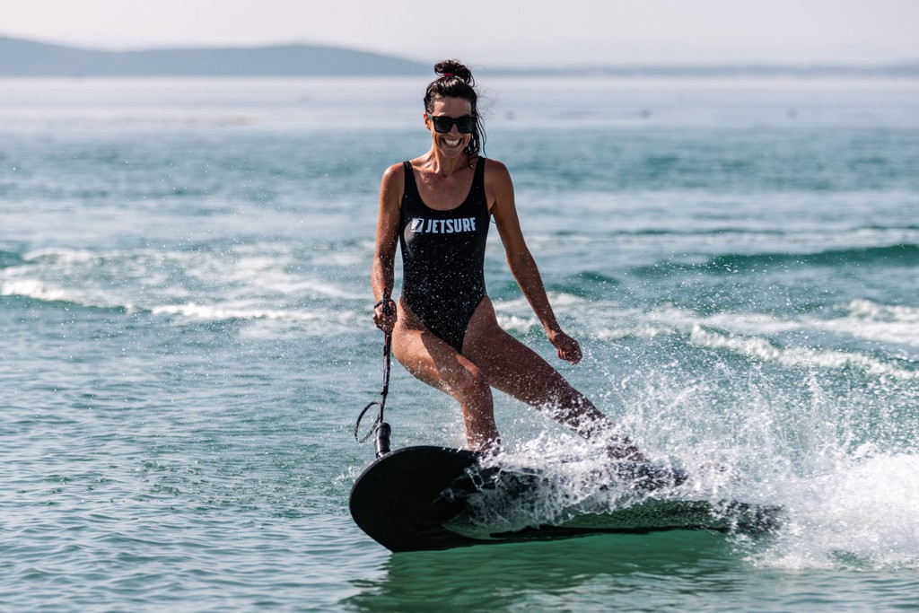 JetsurfOfficial's tweet image. Unleash the champion within with the JETSURF RACE DFI SL model. Engineered for winners, designed for speed. 🏆🌊 

#JETSURFRaceDFISL #BornForFun #SummerWithJETSURF