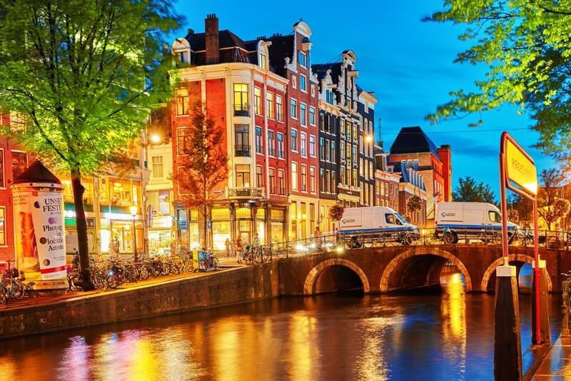 honey_fli's tweet image. Amsterdam's 175 picturesque canals, vibrant culture, and iconic charm—a must-see destination for every travel enthusiast - is a favorite that should be on your 'A' list plan. #AmsterdamTravel  #CanalCruise #DutchCulture #CityOfBikes