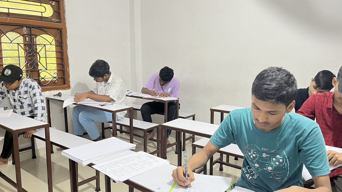 AkbarClasses's tweet image. Chapter(s) tests conducted successfully at AKBAR CLASSES! 📚✨

Our students continue to progress with each step, sharpening their knowledge and skills. Stay focused, stay determined—success is within reach! 💪

#AkbarClasses #ThinkLogically #TestDay #LearningJourney