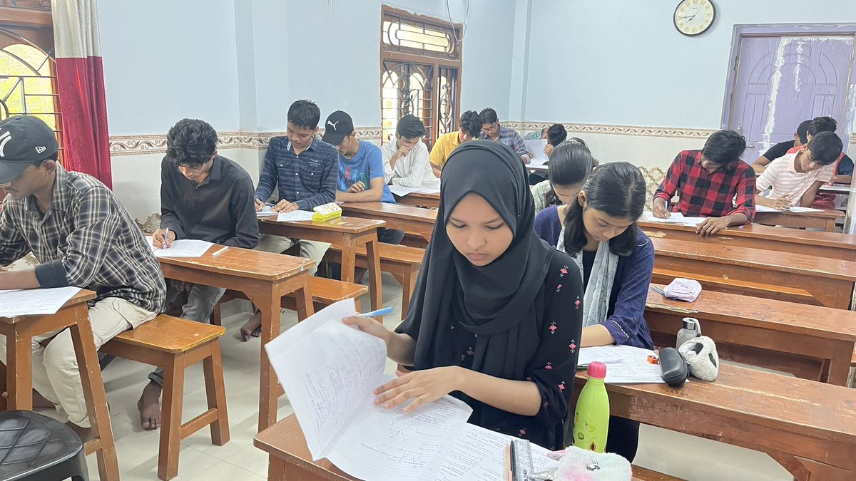 AkbarClasses's tweet image. Chapter(s) tests conducted successfully at AKBAR CLASSES! 📚✨

Our students continue to progress with each step, sharpening their knowledge and skills. Stay focused, stay determined—success is within reach! 💪

#AkbarClasses #ThinkLogically #TestDay #LearningJourney