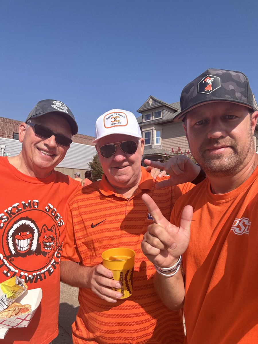 Hanging pre game with Stan Clark, and Tim Holland . Pokes win! #EskimoJoes