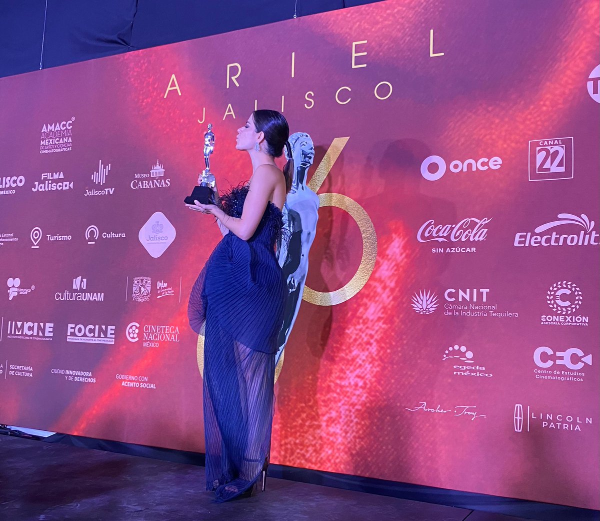 IvanMichelfm's tweet photo. El #Ariel2024 a mejor actriz se lo lleva Adriana Llabrés por la película “Todo en silencio”
@AcademiaCineMx
@GobiernoJalisco
#Ariel #Ariel66 #Ariel2024 #AMACC #PremiosAriel #PremiosArielTNT #cinemexicano #Mexico #swipeupradio https://t.co/8G4CTy6NFj