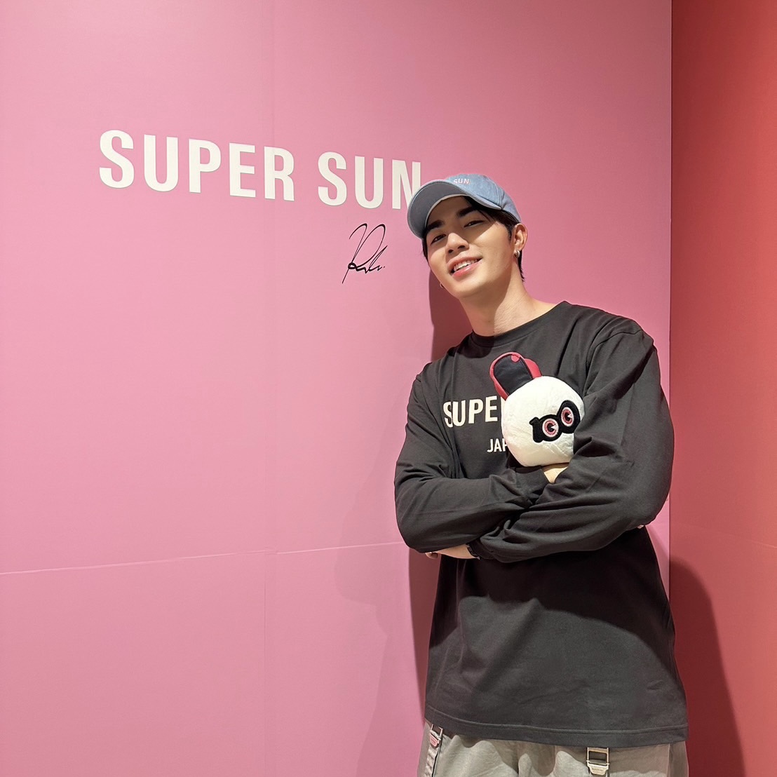 ☀️SUPER SUN POP UP STORE 🌊に タイの人気俳優“Zee Pruk”が遊びに来