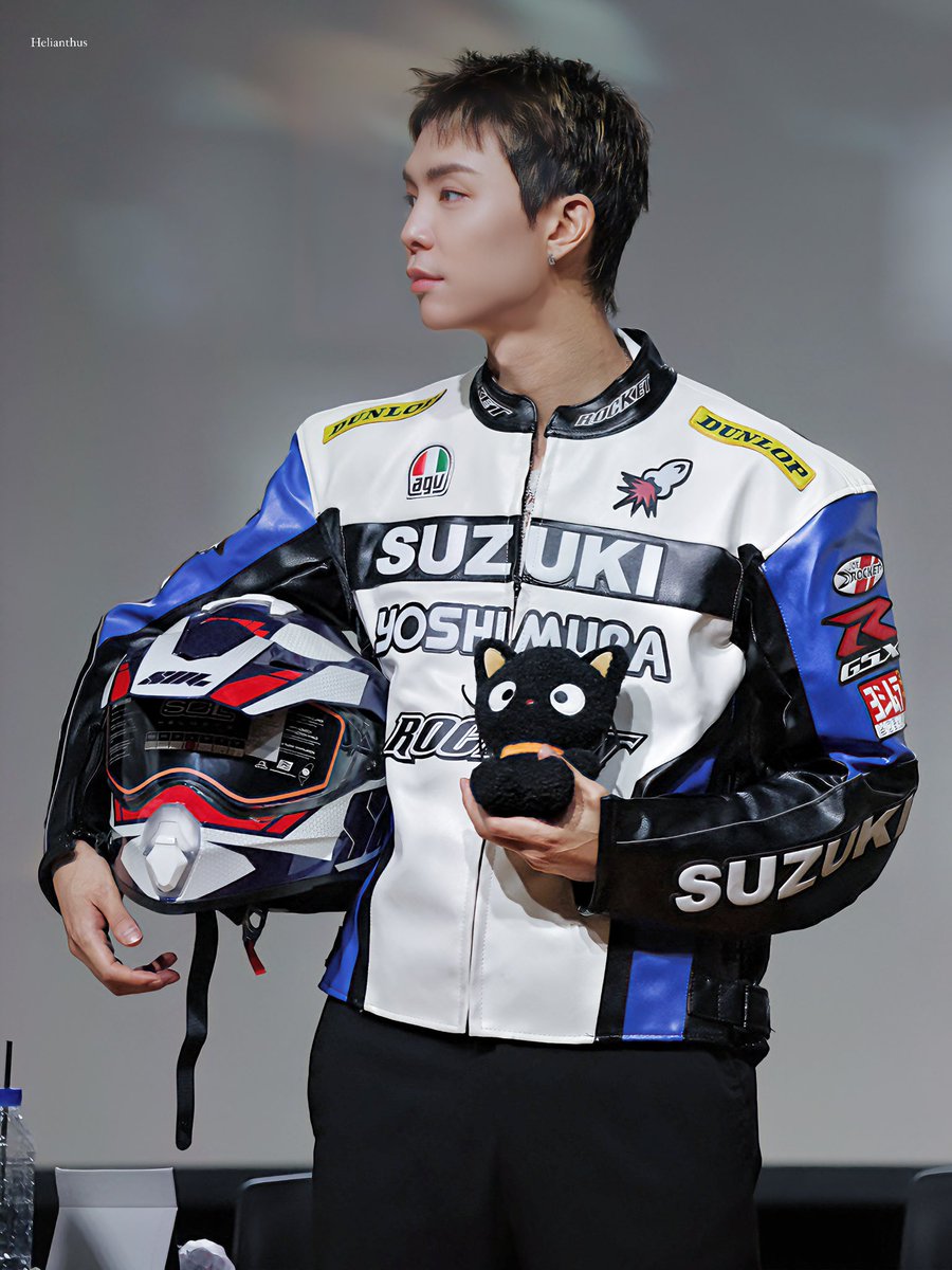 Helianthus_2942's tweet photo. 240718 애플뮤직 

🏍️ 🐈🐱

#엔시티 #NCT #엔시티127 #NCT127 #쟈니 #JOHNNY https://t.co/OQOlduZNYk