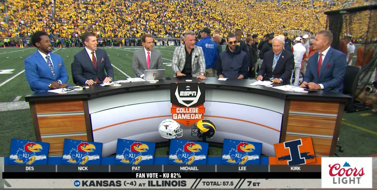 Smart man, that <a href="/KirkHerbstreit/">Kirk Herbstreit</a>.

#Illini // #HTTO // #famILLy