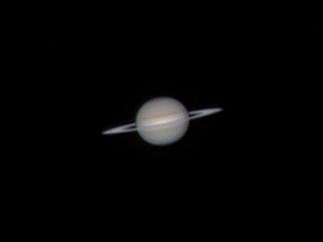 cha_sen's tweet photo. 今日、日付けが変わった頃に撮った土星。衝が間近になりました。
木星や火星も撮りたいのですが、自宅の軒先から出てくるのを待つ間に、つい眠ってしまいます。
撮影:2024年9月8日 0時30分
MAK127+ ASI224MC + 2.5倍バロー
#天体写真 #土星 #mak127 #惑星写真 #Saturn #skymax127 https://t.co/jwZqD1R1hi